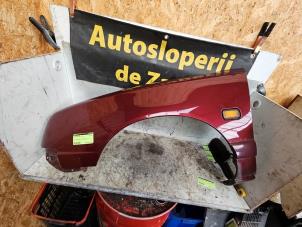 Gebruikte Scherm links-voor Daihatsu Applause I 1.6 16V Prijs € 70,00 Margeregeling aangeboden door Autodemontage de Zaag