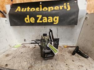 Gebruikte Servopomp Ford Focus C-Max 1.8 16V Prijs € 70,00 Margeregeling aangeboden door Autodemontage de Zaag