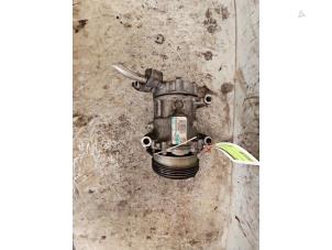 Gebruikte Pomp Airco Renault Clio III (BR/CR) 1.2 16V 75 Prijs € 70,00 Margeregeling aangeboden door Autodemontage de Zaag