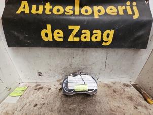Gebruikte Instrumentenpaneel Opel Corsa D 1.2 16V Prijs € 80,00 Margeregeling aangeboden door Autodemontage de Zaag