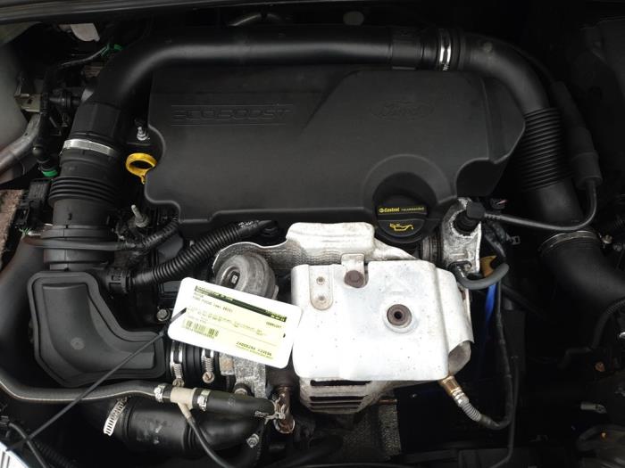 Motor van een Ford Focus 3 1.0 Ti-VCT EcoBoost 12V 125 2013