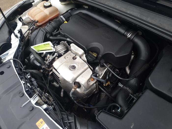 Motor van een Ford Focus 3 1.0 Ti-VCT EcoBoost 12V 100 2014