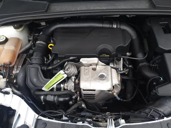 Motor van een Ford Focus 3 1.0 Ti-VCT EcoBoost 12V 100 2014