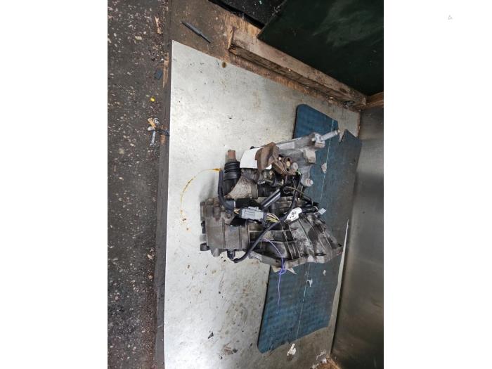Gebruikte Versnellingsbak Ford Focus 1 2.0 16V Prijs € 200,00 Margeregeling aangeboden door Autodemontage de Zaag