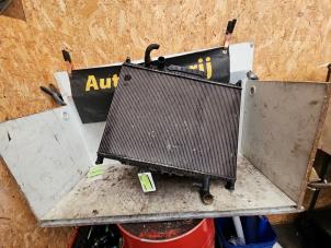 Gebruikte Radiateur Landrover Range Rover Sport (LS) 3.0 S TDV6 Prijs € 100,00 Margeregeling aangeboden door Autodemontage de Zaag