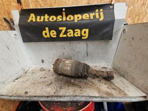 Gebruikte Schokbrekerpoot links-achter Landrover Range Rover Sport (LS) 3.0 S TDV6 Prijs € 150,00 Margeregeling aangeboden door Autodemontage de Zaag