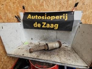 Gebruikte Voorpoot rechts Landrover Range Rover Sport (LS) 3.0 S TDV6 Prijs € 150,00 Margeregeling aangeboden door Autodemontage de Zaag