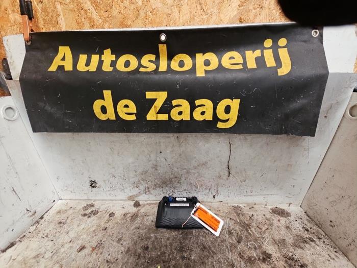 Gebruikte Display Interieur Mercedes A (W176) 1.6 A-200 16V Prijs € 70,00 Margeregeling aangeboden door Autodemontage de Zaag