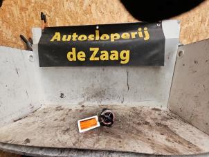 Gebruikte Luchtrooster Dashboard Mercedes A (W176) 1.6 A-200 16V Prijs € 20,00 Margeregeling aangeboden door Autodemontage de Zaag