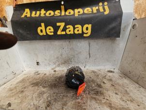 Gebruikte Dynamo Renault Trafic New (FL) 2.5 dCi 16V 135 Prijs € 60,00 Margeregeling aangeboden door Autodemontage de Zaag