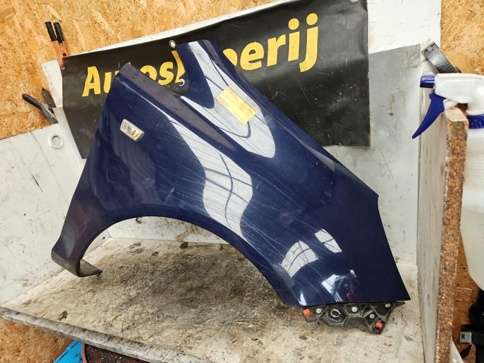 Scherm rechts-voor van een Opel Corsa D 1.0 2008