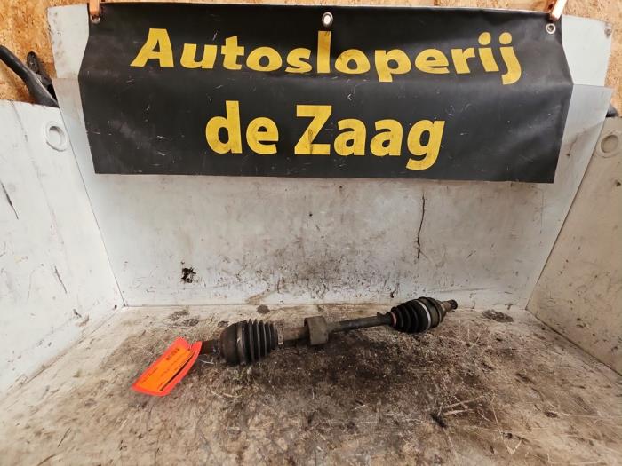 Gebruikte Steekas links-voor Daihatsu Sirion 2 (M3) 1.3 16V DVVT Prijs € 35,00 Margeregeling aangeboden door Autodemontage de Zaag