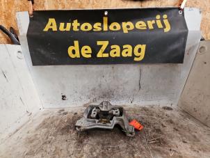 Gebruikte Motorrubber Mercedes A (W176) 1.6 A-200 16V Prijs € 25,00 Margeregeling aangeboden door Autodemontage de Zaag