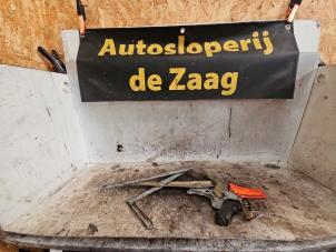 Gebruikte Ruitmechaniek 4Deurs links-voor Daihatsu Applause I 1.6 16V Prijs € 50,00 Margeregeling aangeboden door Autodemontage de Zaag