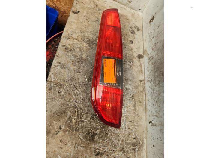 Achterlicht rechts van een Ford Focus 2 Wagon 1.6 16V 2006