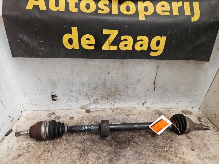 Gebruikte Steekas rechts-voor Fiat Croma (194) 1.8 MPI 16V Prijs € 35,00 Margeregeling aangeboden door Autodemontage de Zaag
