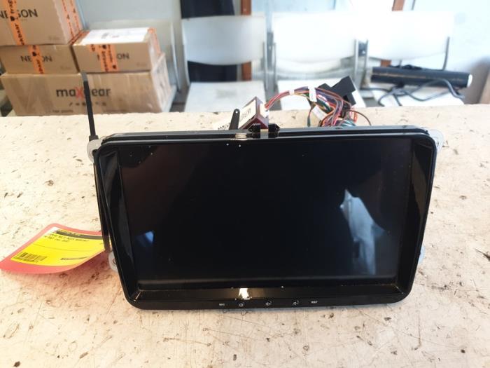 Gebruikte Display Multi Media regelunit Volkswagen Golf VI (5K1) 1.2 TSI BlueMotion Prijs € 100,00 Margeregeling aangeboden door Autodemontage de Zaag