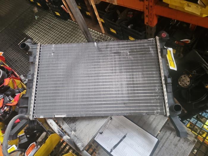 Gebruikte Radiateur Mercedes B (W245) 1.5 B-150 16V Prijs € 50,00 Margeregeling aangeboden door Autodemontage de Zaag