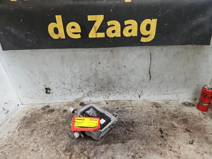 Motorsteun van een MINI Mini Convertible (F57) 1.5 12V Cooper 2017