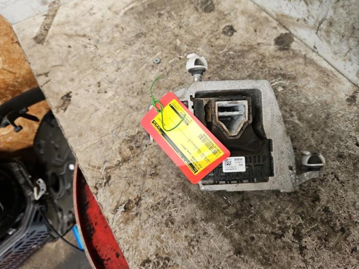 Motorsteun van een MINI Mini Convertible (F57) 1.5 12V Cooper 2017