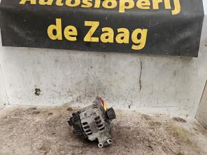 Gebruikte Dynamo Mercedes B (W245) 1.5 B-150 16V Prijs € 45,00 Margeregeling aangeboden door Autodemontage de Zaag