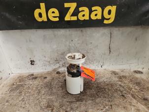 Gebruikte Benzinepomp Volkswagen Polo V (6R) 1.2 12V Prijs € 50,00 Margeregeling aangeboden door Autodemontage de Zaag