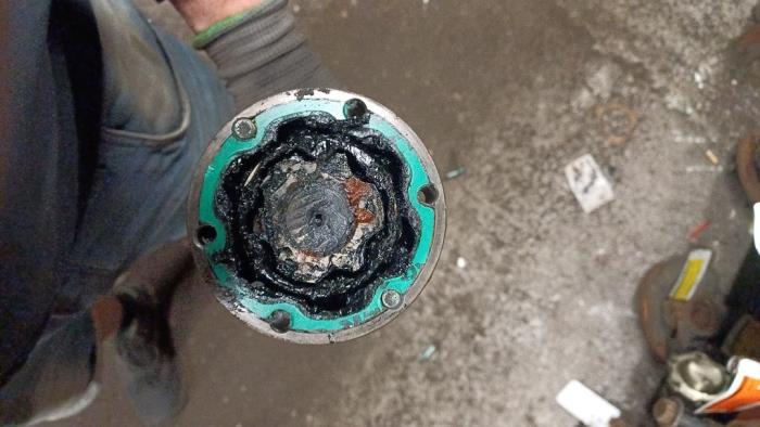 Gebruikte Steekas rechts-voor Volkswagen New Beetle (9C1/9G1) 2.0 Prijs € 35,00 Margeregeling aangeboden door Autodemontage de Zaag
