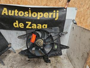 Gebruikte Radiateurfan Fiat Doblo (223A/119) 1.6 16V Prijs € 25,00 Margeregeling aangeboden door Autodemontage de Zaag