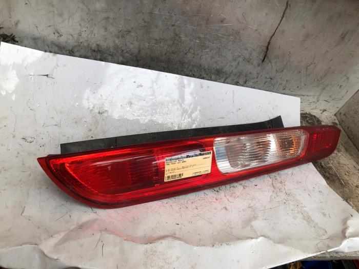 Achterlicht rechts van een Ford Focus 2 1.6 16V 2006