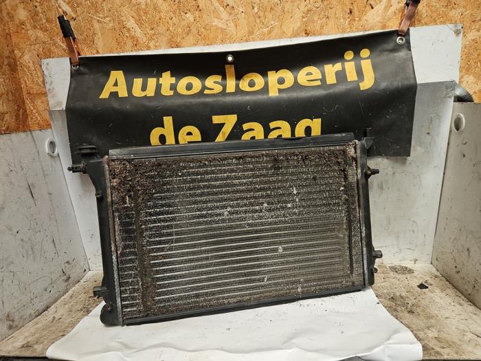 Gebruikte Radiateur Volkswagen Golf V (1K1) 1.6 FSI 16V Prijs € 35,00 Margeregeling aangeboden door Autodemontage de Zaag