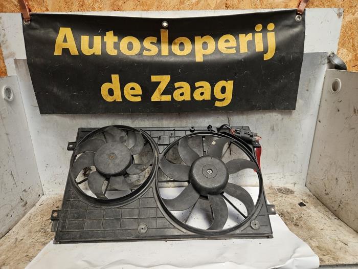 Gebruikte Radiateurfan Volkswagen Golf V (1K1) 1.6 FSI 16V Prijs € 45,00 Margeregeling aangeboden door Autodemontage de Zaag