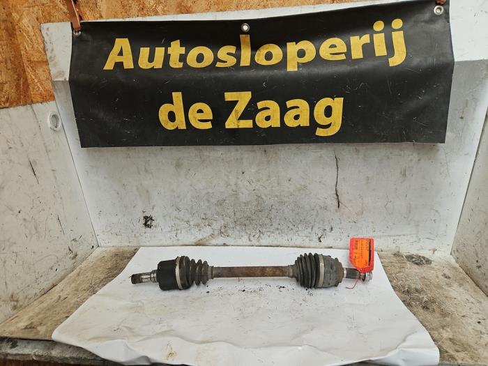 Gebruikte Aandrijfas links-voor Mini Mini Open (R57) 1.6 16V One Prijs € 70,00 Margeregeling aangeboden door Autodemontage de Zaag
