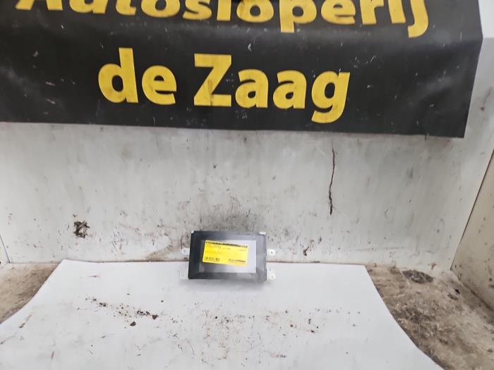 Gebruikte Display Interieur Nissan Almera Tino (V10M) 1.8 16V Prijs € 70,00 Margeregeling aangeboden door Autodemontage de Zaag