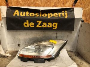 Gebruikte Koplamp links Citroen C4 Picasso (UD/UE/UF) 2.0 16V Autom. Prijs € 75,00 Margeregeling aangeboden door Autodemontage de Zaag