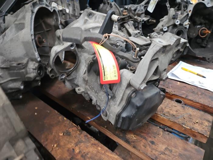 Versnellingsbak van een Audi A3 Sportback (8PA) 1.6 TDI 16V 2012