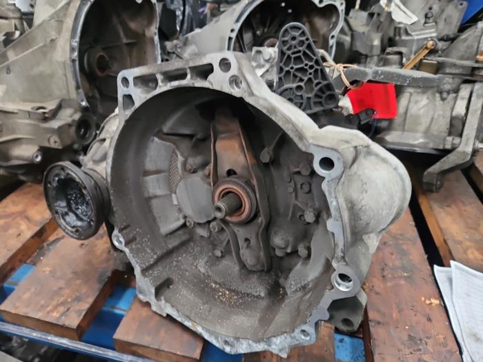 Versnellingsbak van een Audi A3 Sportback (8PA) 1.6 TDI 16V 2012