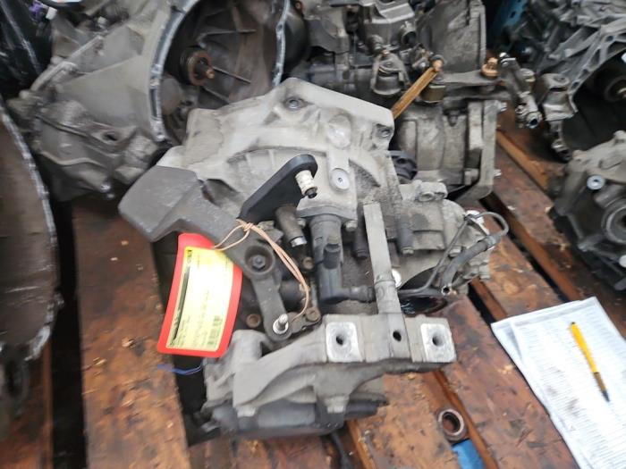 Versnellingsbak van een Audi A3 Sportback (8PA) 1.6 TDI 16V 2012