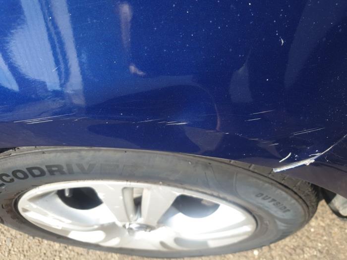 Scherm rechts-voor van een Opel Corsa D 1.2 16V 2008