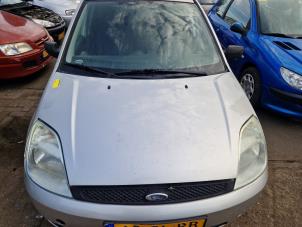 Gebruikte Motorkap Ford Fiesta 5 (JD/JH) 1.4 16V Prijs € 75,00 Margeregeling aangeboden door Autodemontage de Zaag