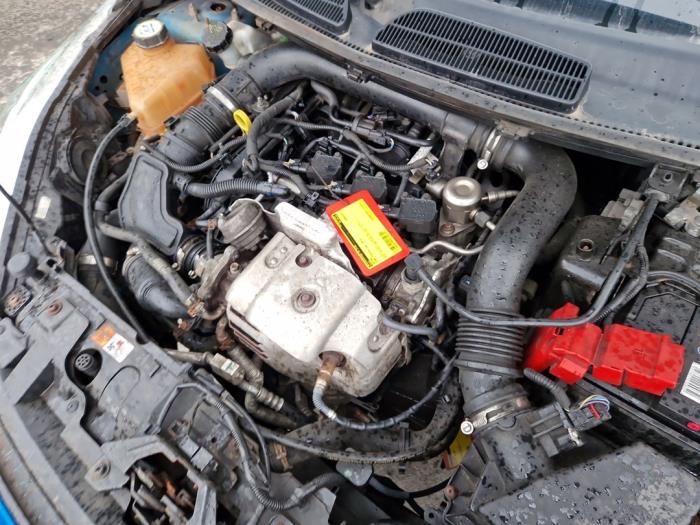 Motor van een Ford Fiesta 6 (JA8) 1.0 EcoBoost 12V 100 2013