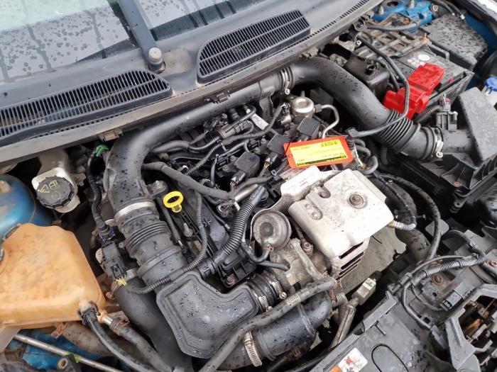 Motor van een Ford Fiesta 6 (JA8) 1.0 EcoBoost 12V 100 2013