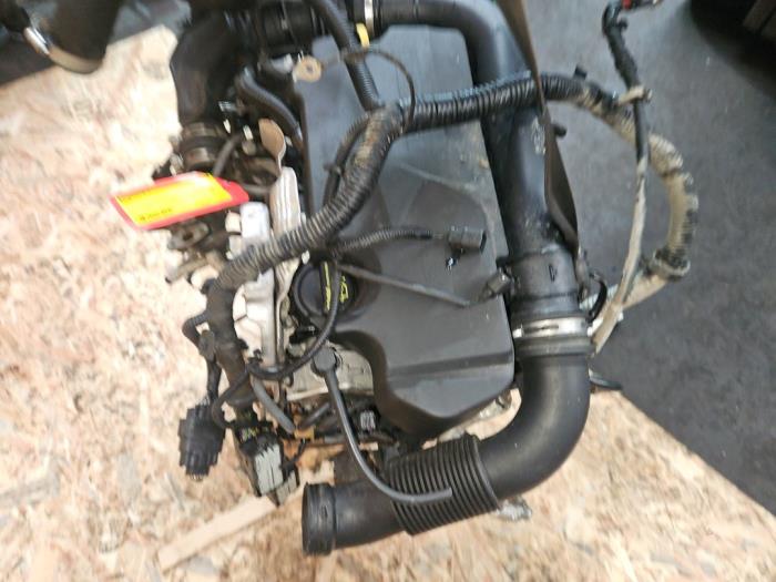 Motor van een Ford Focus 3 1.0 Ti-VCT EcoBoost 12V 125 2015