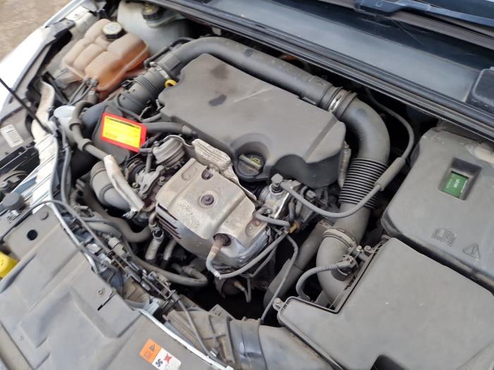 Motor van een Ford Focus 3 1.0 Ti-VCT EcoBoost 12V 125 2015