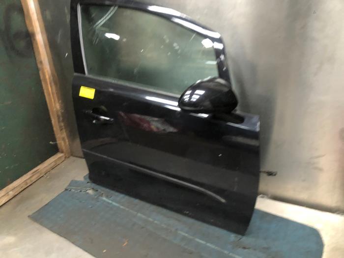 Scherm rechts-voor van een Opel Corsa D 1.2 16V 2007