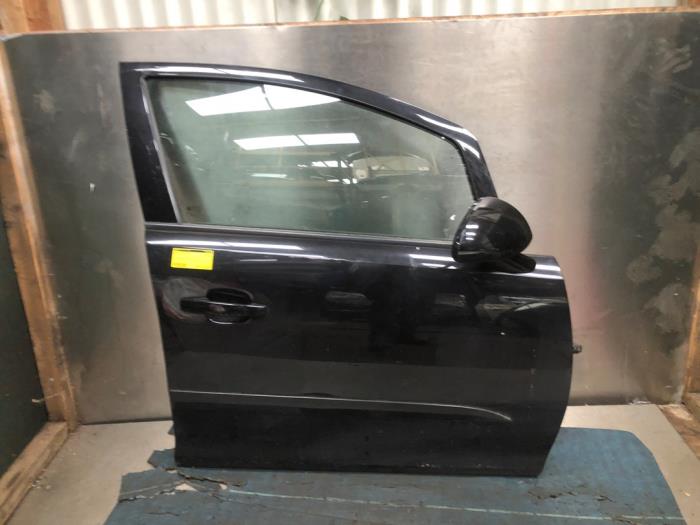 Scherm rechts-voor van een Opel Corsa D 1.2 16V 2007
