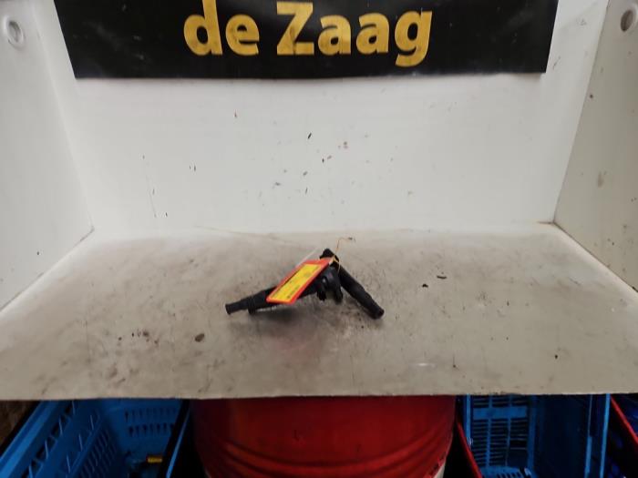 Gebruikte Pen Bobine Peugeot 2008 (CU) 1.2 Vti 12V PureTech 82 Prijs € 35,00 Margeregeling aangeboden door Autodemontage de Zaag