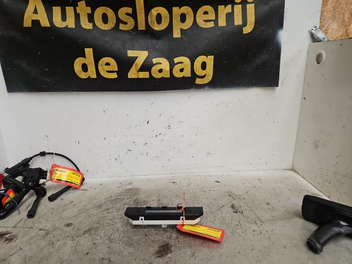 Gebruikte Display Interieur Suzuki SX4 (EY/GY) 1.6 16V VVT Comfort,Exclusive Autom. Prijs € 25,00 Margeregeling aangeboden door Autodemontage de Zaag