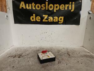 Gebruikte Zekeringkast Renault Megane III Grandtour (KZ) 1.4 16V TCe 130 Prijs € 70,00 Margeregeling aangeboden door Autodemontage de Zaag