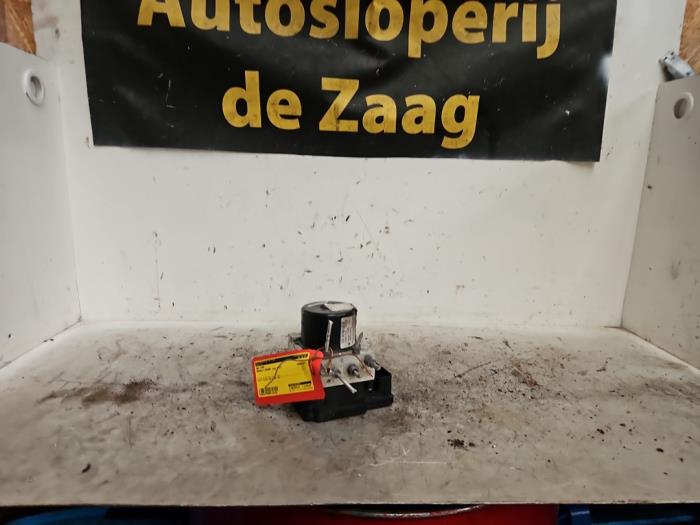Gebruikte ABS Pomp Renault Megane III Grandtour (KZ) 1.4 16V TCe 130 Prijs € 275,00 Margeregeling aangeboden door Autodemontage de Zaag