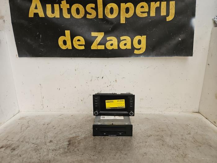 Gebruikte Display Interieur Seat Leon ST (5FF) 1.4 TSI ACT 16V Prijs € 250,00 Margeregeling aangeboden door Autodemontage de Zaag